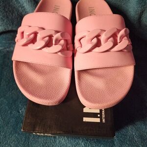 INC FLAT SANDALS SIZE 9 PINK CHAIN DESIGN